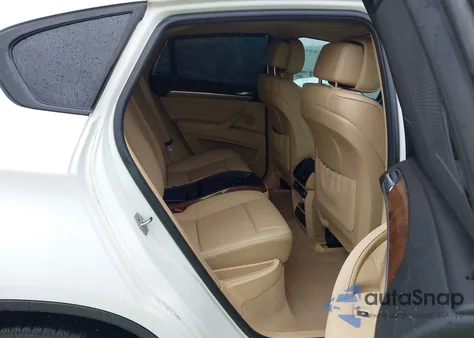 2010 BMW X6 xDrive35I z USA, uszkodzony, nr VIN 5UXFG4C53AL226956